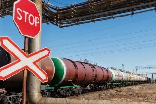 Российское правительство продлило запрет на экспорт бензина до 2027 года